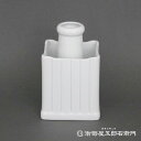 【日本製・陶器製】神具・榊立て(角) 5寸 高さ15,2cm 底寸法9,8cmX9,8cm御榊入れ おさかきいれ お榊 おさかき さかきたて 榊立て 角 角榊 かくさかき 安定 お供え おそなえ 神棚 御稲荷 神具 神事 神酒所 1日 15日 月初め 月中 陶器 とうき 瀬戸物 せともの