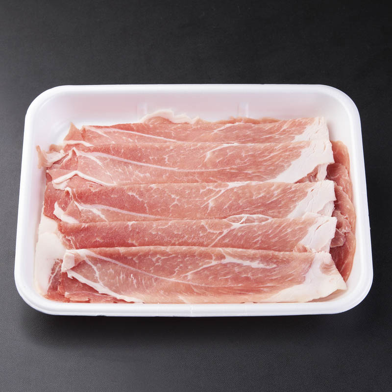 国産の豚ウデをスライスしました。 赤身肉で脂肪が少ないのが特徴です。 肉じゃがや豚汁、野菜炒めなどの料理におすすめです。 500gの大容量でお買い求めやすい価格となっております。