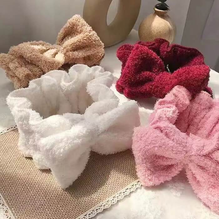ふわふわ ヘアバンド リボン レディース ヘアアクセサリー ホワイト キャメル ピンク ダークグレー ワインレッド リラックス 髪 まとめ 洗顔 部屋 グッズ 便利グッズ ポリエステル100% nandemo-s-10112385 ナンデモストア サンプル画像2