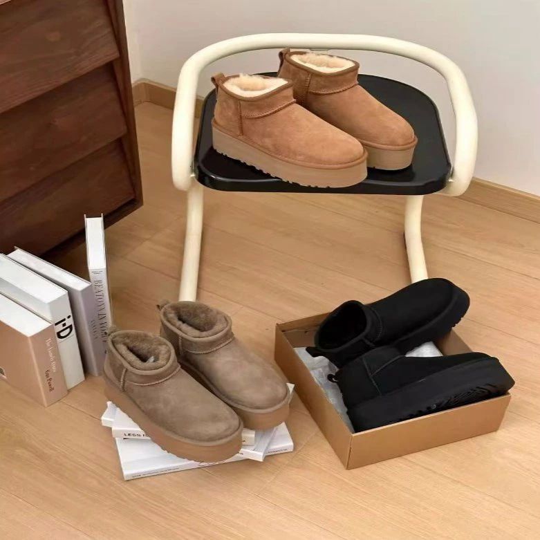 Shoes - ショートムートンブーツ かかと部分ロゴ入り ムートンブーツ プラットフォームソール 5cm 厚底ブーツ 3color 厚底 あったか もこ