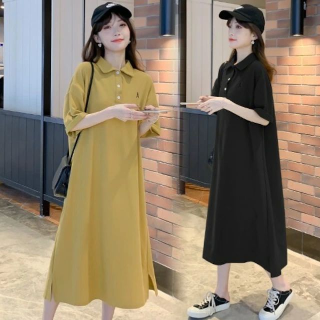 マタニティワンピース 全2色 ポロシャツワンピース 胸元ロゴ ロールアップ袖 半袖 ポロ衿 サイドスリットスカート ミモレ丈 Aライン レディース ママコーデ ママ服 マタニティウェア 韓国 人気 ゆったり 大きいサイズ デイリー 春 夏 CO5357 春夏のお出かけにぴったりなマタニティワンピース！ マタニティワンピース 全2色 ポロシャツワンピース春夏のお出かけにぴったりなマタニティワンピース！ポロシャツデザインでカジュアル感を演出しながら、胸元のロゴがアクセントに。ロールアップ袖とサイドスリットスカートのディテールが、おしゃれでありながらも着心地らくちん！大きいサイズもご用意しているので、妊娠中の体型変化にも安心して着用いただけます◎【カラー】ターメリック、ブラック【サイズ】M、L、XL、2XLM　 着丈112cm　バスト110cm　L　 着丈113cm　バスト114cmXL 着丈114cm　バスト118cm2XL 着丈115cm　バスト122cm　注：手動測定にて、1〜4cmの誤差が生じる場合がございます。撮影ライトとモニターの関係で、写真と異なる場合がございます。■必ずお読みください■ご注文前に必ず、当ショップの「お買い物ガイド」をご確認ください。【商品について】・当ショップは全て海外からの仕入れ品となります。・海外製品には、縫製や糸の始末が荒い、ほつれがある、生地がつれている、ボタンの縫い付けが不十分である、小さな汚れがある、製造時期により、色・サイズ・生地・デザインなどに若干の違いがあるといった場合がございます。・検品の上、着用に支障をきたさないと判断したものは良品の範疇として販売しております。・万が一、買付店舗に在庫が無い場合はキャンセルさせて頂きます。【発送について】・ご入金確認後、土日・祝日を除いた10〜14営業日以内に発送いたします。・発送からお届けまで、10日〜30日ほどかかります。・よりリーズナブルなお値段を提供するため、海外直送方式にて商品をお届けしております。※配送業者の保管期限内に商品を受け取られなかった場合、商品は当店に返戻されます。※再発送をご希望の場合、改めて送料をお支払頂きますので、必ず配送業者の保管期限内にお受け取り頂けますようお願いいたします。【返品について】・不良品以外の返品は承ることができませんことご了承願います。・サイズが合わない場合等も交換、返品対応は致しかねます。・先述のとおり、海外製品の縫製の荒さやボタン付けの甘さ、ほつれ、小さな汚れ、小さな傷、1-4cm程度のサイズの誤差等は良品の範疇とみなしております。・商品到着の「5日以内」にご連絡ください。5日を過ぎた場合は、返品・交換はお受けできませんのでご了承ください。・ご連絡が無いまま商品をご返送された場合、交換や返品ができないので、ご注意ください。・不良品による返品の場合、送料は御社のご負担となりますのであらかじめご了承ください。※ご注文前に必ず実寸をご覧頂けますようお願いいたします。ここまでお読み頂きありがとうございます 5マタニティワンピース 全2色 ポロシャツワンピース 胸元ロゴ ロールアップ袖 半袖 ポロ衿 サイドスリットスカート ミモレ丈 Aライン レディース ママコーデ ママ服 マタニティウェア 韓国 人気 ゆったり 大きいサイズ デイリー 春 夏 CO5357 春夏のお出かけにぴったりなマタニティワンピース！ マタニティワンピース 全2色 ポロシャツワンピース春夏のお出かけにぴったりなマタニティワンピース！ポロシャツデザインでカジュアル感を演出しながら、胸元のロゴがアクセントに。ロールアップ袖とサイドスリットスカートのディテールが、おしゃれでありながらも着心地らくちん！大きいサイズもご用意しているので、妊娠中の体型変化にも安心して着用いただけます◎【カラー】ターメリック、ブラック【サイズ】M、L、XL、2XLM　 着丈112cm　バスト110cm　L　 着丈113cm　バスト114cmXL 着丈114cm　バスト118cm2XL 着丈115cm　バスト122cm　注：手動測定にて、1〜4cmの誤差が生じる場合がございます。撮影ライトとモニターの関係で、写真と異なる場合がございます。■必ずお読みください■ご注文前に必ず、当ショップの「お買い物ガイド」をご確認ください。【商品について】・当ショップは全て海外からの仕入れ品となります。・海外製品には、縫製や糸の始末が荒い、ほつれがある、生地がつれている、ボタンの縫い付けが不十分である、小さな汚れがある、製造時期により、色・サイズ・生地・デザインなどに若干の違いがあるといった場合がございます。・検品の上、着用に支障をきたさないと判断したものは良品の範疇として販売しております。・万が一、買付店舗に在庫が無い場合はキャンセルさせて頂きます。【発送について】・ご入金確認後、土日・祝日を除いた10〜14営業日以内に発送いたします。・発送からお届けまで、10日〜30日ほどかかります。・よりリーズナブルなお値段を提供するため、海外直送方式にて商品をお届けしております。※配送業者の保管期限内に商品を受け取られなかった場合、商品は当店に返戻されます。※再発送をご希望の場合、改めて送料をお支払頂きますので、必ず配送業者の保管期限内にお受け取り頂けますようお願いいたします。【返品について】・不良品以外の返品は承ることができませんことご了承願います。・サイズが合わない場合等も交換、返品対応は致しかねます。・先述のとおり、海外製品の縫製の荒さやボタン付けの甘さ、ほつれ、小さな汚れ、小さな傷、1-4cm程度のサイズの誤差等は良品の範疇とみなしております。・商品到着の「5日以内」にご連絡ください。5日を過ぎた場合は、返品・交換はお受けできませんのでご了承ください。・ご連絡が無いまま商品をご返送された場合、交換や返品ができないので、ご注意ください。・不良品による返品の場合、送料は御社のご負担となりますのであらかじめご了承ください。※ご注文前に必ず実寸をご覧頂けますようお願いいたします。ここまでお読み頂きありがとうございます 5