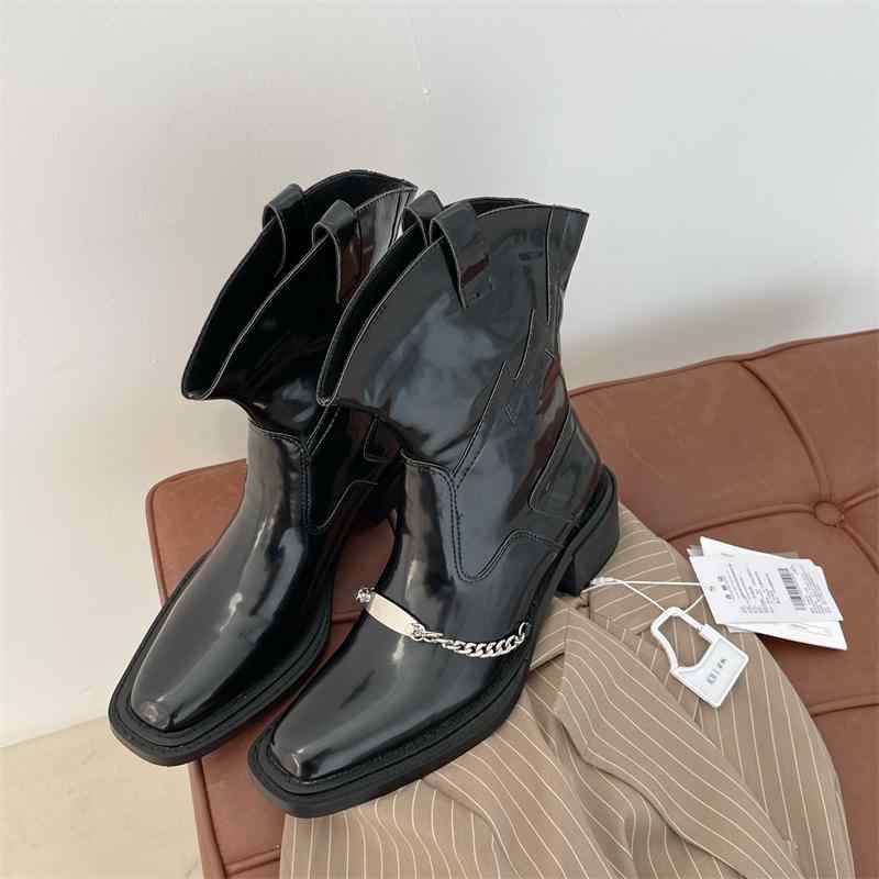 ショートブーツ かっこいい 個性的 黒 ミドルビーツ スクエアトゥ ホルンスリーブ チャンキーヒール 韓..