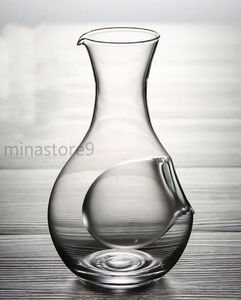 カラフェタイプのおしゃれな冷酒器