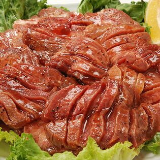 厚切り牛タン1kg (切り目入り) 6〜7ミリカット【送料無料】 タン中 タン元 お肉 肉 高級 お取り寄せ お取り寄せグルメ 牛肉 たん タン 美味しいもの おいしいもの ギフト 誕生日 内祝い 敬老の日