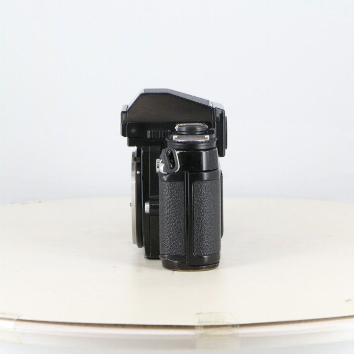 カメラのナニワの【中古】 (ニコン) Nikon F3 アイレベル【中古カメラ フィルムカメラ】 ランク：B｜アングル3