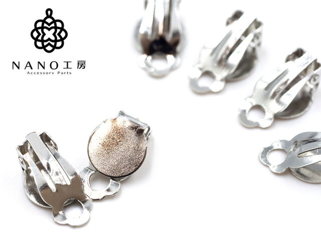 【er-17】クリップ式 イヤリング 蝶バネ式 シルバー 貼り付け シリコンクッション付★20個（10ペア）★パ..