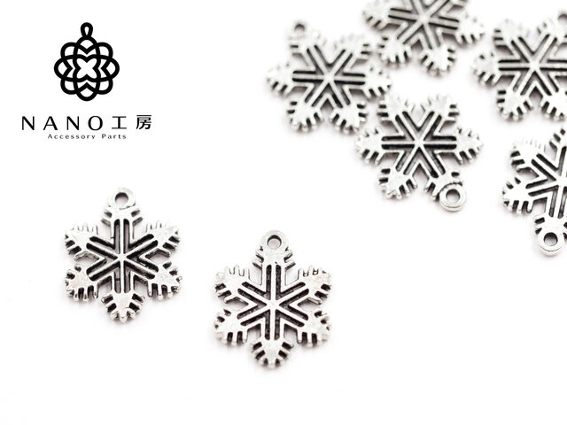 【cm-058-10】雪の結晶チャーム★10個★スノー 雪 結晶 クリスマス 冬 マスク　マスクチャーム