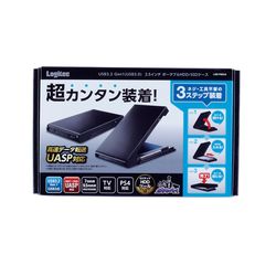 本製品は、2.5インチHDD/SSDの超カンタン装着を実現した外付けポータブルHDD/SSDケースです。■2.5インチのHDD/SSDを簡単に取り付け、パソコンでデータのやりとりを行うことができます。 ■カバーを開けて、HDDを入れて、閉じるだけの3ステップで、素早く装着できます。ネジや工具は不要です。 ■パソコンなどからのバスパワーで動作することができますので、複数のUSBポートを占有したりすることなくご使用になれます。 ■USB3.2 Gen1(USB3.0)対応で快適なデータのやりとりができます。またUASPにも対応しており、対応OSにおいてさらに高速な通信が行えます。2.5インチのHDD/SSDを簡単に取り付け、パソコンでデータのやりとりを行うことができます。 カバーを開けて、HDDを入れて、閉じるだけの3ステップで、素早く装着できます。ネジや工具は不要です。 パソコンなどからのバスパワーで動作することができますので、複数のUSBポートを占有したりすることなくご使用になれます。 USB3.2 Gen1(USB3.0)対応で快適なデータのやりとりができます。またUASPにも対応しており、対応OSにおいてさらに高速な通信が行えます。 「Logitecディスクフォーマッタ」、「Logitecディスクイレイサ」、「Logitecミラーリングツール」の3種類のロジテックオリジナルツールを無償ダウンロード可能。ハードディスクをより便利にご使用いただけます。対応パソコン：USBポートを搭載するDOS/Vパソコン及び、Intel Macシリーズ 対応OS(USB3.0接続時)：Windows 10, 8.1, 7 macOS Catalina(10.15), Mojave(10.14), High Sierra(10.13), Sierra(10.12) Mac OS X (10.11, 10.10, 10.9, 10.8)※対応OSはいずれも日本語OSに限ります。 対応OS(USB 2.0接続時)：Windows 10, 8.1, 7 macOS Catalina(10.15), Mojave(10.14), High Sierra(10.13), Sierra(10.12) Mac OS X (10.11, 10.10, 10.9, 10.8)※対応OSはいずれも日本語OSに限ります。 インターフェース：USB3.2(Gen1)/USB3.1(Gen1)/USB3.0/USB2.0 コネクタ形状：USB3.2(Gen1)/USB3.1(Gen1) microB x1 設置方向：水平 冷却ファン：無し 筐体材質(カラー)：ブラック 盗難防止：無し 入力電圧：DC+5V (USBポートより供給) 外形寸法(幅×奥行き×高さ)：130×78.8×15.7mm 質量：64g 保証期間：1年 法令対応：RoHS指令準拠 付属ソフト：ロジテックHDDツール 付属品：USB3.2(Gen1) microB to Aケーブル 約50cm、HDD固定用クッション(7mmHDD/SSD用)、セットアップガイド(保証書含む)