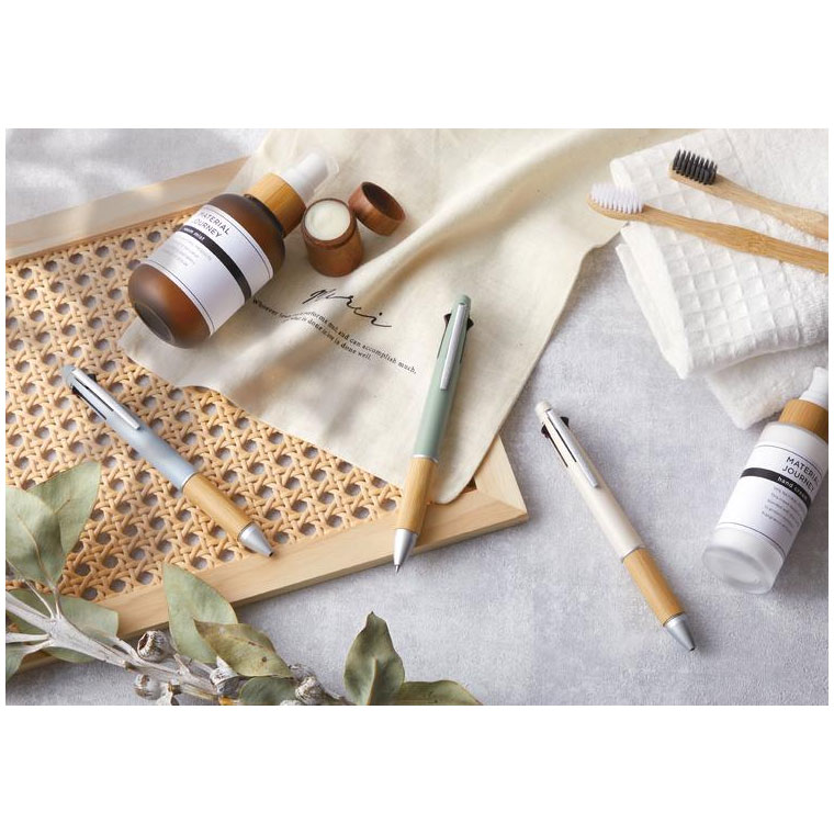 ジェットストリーム 多機能ペン 4&1 BAMBOO 0.5mm 各色 MSXE5-2000B-05 ☆素朴でありながら上品な風合いと耐久性を兼ね備えた、ナチュラルな竹製グリップ！☆色分けしての書き込みに最適で日常的に使いやすい多機能ペンです♪