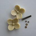 【材料】ノブ(ハンドル留め具)お花カービング(アクリル)・象牙色(ベージュ)(4)