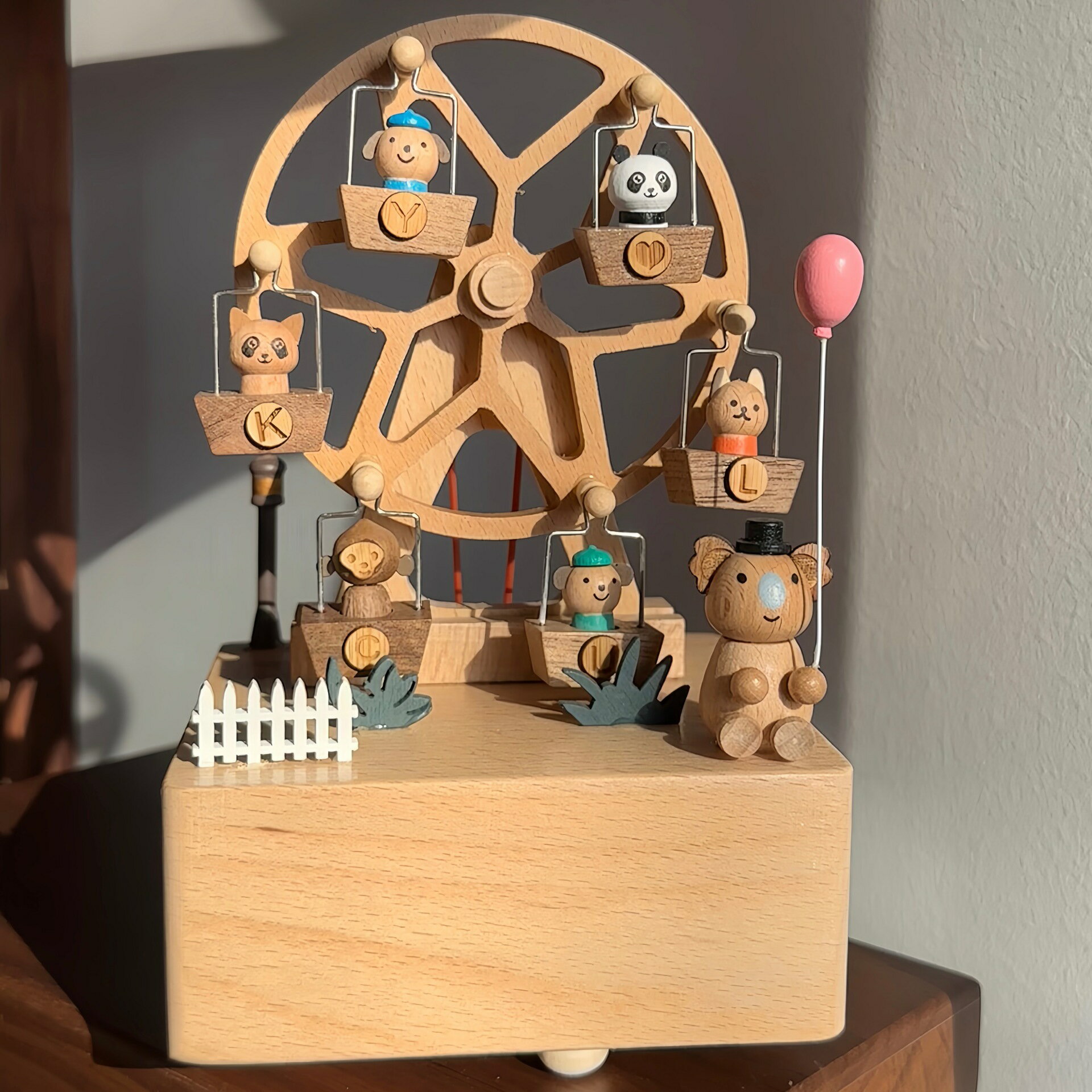 木製オルゴール 音楽ボックス 回転オルゴール 木製 手作り オルゴール ヴィンテージ 工芸品 癒しグッズ 家の装飾 ホワイトデー 誕生日 結婚記念日 クリスマス プレゼント 誕生日プレゼント 女性 人気