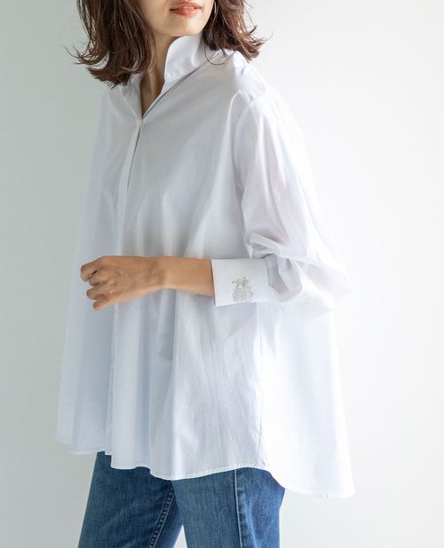 ★10/15限定！20%OFFクーポン配布中★【期間限定70％OFF】《スタンドカラー袖タック シャツ 》レディース トップス 長袖 白シャツ 大きいサイズ 紋章 刺繍 ナラ カミーチェ ナラカミ NARACAMICIE アウトレット 送料無料のサムネイル