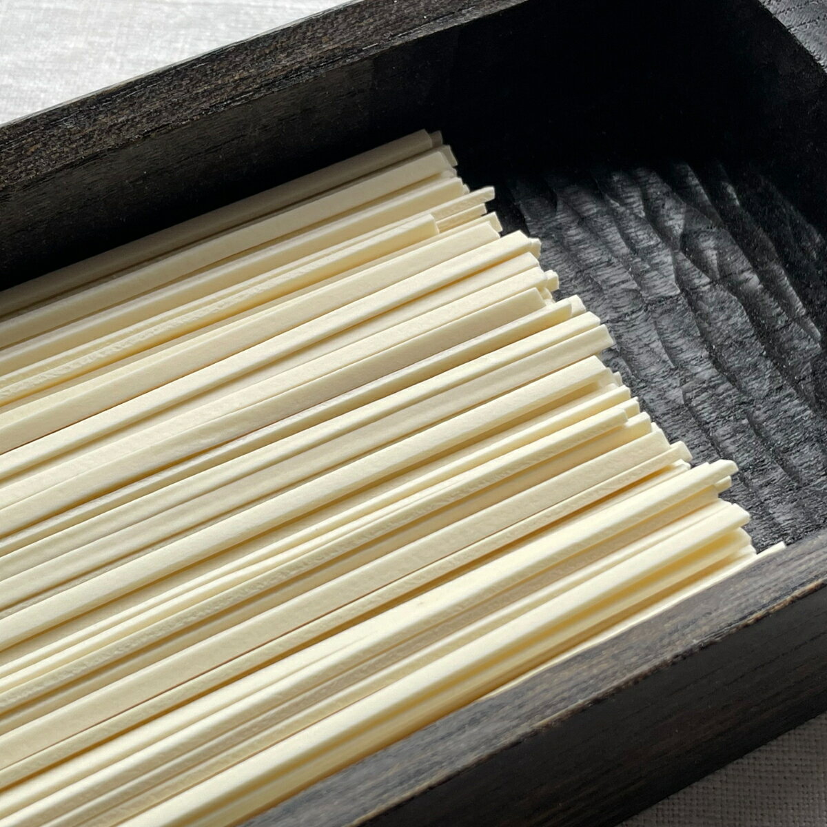 奥会津 奈良屋 楽天市場店の熟成うどん200g×2束乾麺プラ袋入り｜アングル3
