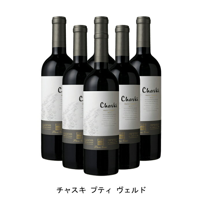 チリで最高峰のプティ・ヴェルド【商品説明】・商品 : チャスキ プティ ヴェルド(Chaski Petit Verdot)・ヴィンテージ : 2016年・生産者(ワイナリー) : ペレス クルス(Vina Perez Cruz)・原産国 : チリ・品種(原材料) : プティ ヴェルド、他・容量 : 750ml【補足説明】・料理 : ビステッカ、赤身肉のグリル、チーズ・ギフト : ギフトに最適・その他 : 肉に合う、チーズに合う、レストラン向き、インカ帝国、メッセンジャー・保存方法 : 直射日光・振動を避け、18℃以下の場所で保管して下さい。・評価 : ワインアドヴォケイトで2015年ヴィンテージが91-92点、2016年ヴィンテージが93点を獲得チリで最高峰のプティ・ヴェルド珍しいプティ・ヴェルド100％のワイン。チャスキはインカ帝国の「メッセンジャー」を意味。収穫量を24hL/haと厳しく制限し、凝縮感がありながらエレガントで複雑な洗練された味わいで、赤身肉やイタリア料理、熟成したチーズにぴったりです。最上のカベルネと評される生産者各誌ワインガイドで非常に評価が高く、特にカベルネはヒュー・ジョンソンのポケットワインブックで最上のカベルネ・ソーヴィニヨンと評される程です。チリでは数少ない家族経営の生産者で、品質重視でエレガントさとフィネスを大切にしたフルボディでありながらバランスのとれた味わいのワインを産み出します。【特記事項】・商品画像は参考イメージとなり、ラベルデザイン変更やヴィンテージ変更などで、実際の商品とは異なる場合がございます。・商品画像のヴィンテージと商品説明のヴィンテージが違うは場合は、商品説明のヴィンテージでの対応とさせて頂きます。・ヴィンテージ切替やヴィンテージ変更が発生した場合は、ご注文を頂いた際に変更連絡を実施させて頂きます。・商品の配送は、配送手配が完了次第お送り致しますので、配送予定日よりも早くなる場合がございます。当商品で検索されている 人気 ・ おすすめ キーワードワイン 赤ワイン チリワイン チリ赤ワイン ワインセット 赤ワインセット チリワインセット チリ赤ワインセット まとめ買い 飲み比べ ギフト プレゼント 誕生日 お中元 お歳暮 金賞 銀賞 受賞 高得点 サクラアワード ワインアドヴォケイト ワインスペクター ソムリエ厳選