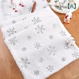 テーブルランナー クリスマス 雪の結晶柄 スパンコール フェイクファー ふわふわ リビング ダイニング ホテル レストラン 装飾 シルバー ゴールド ホワイト