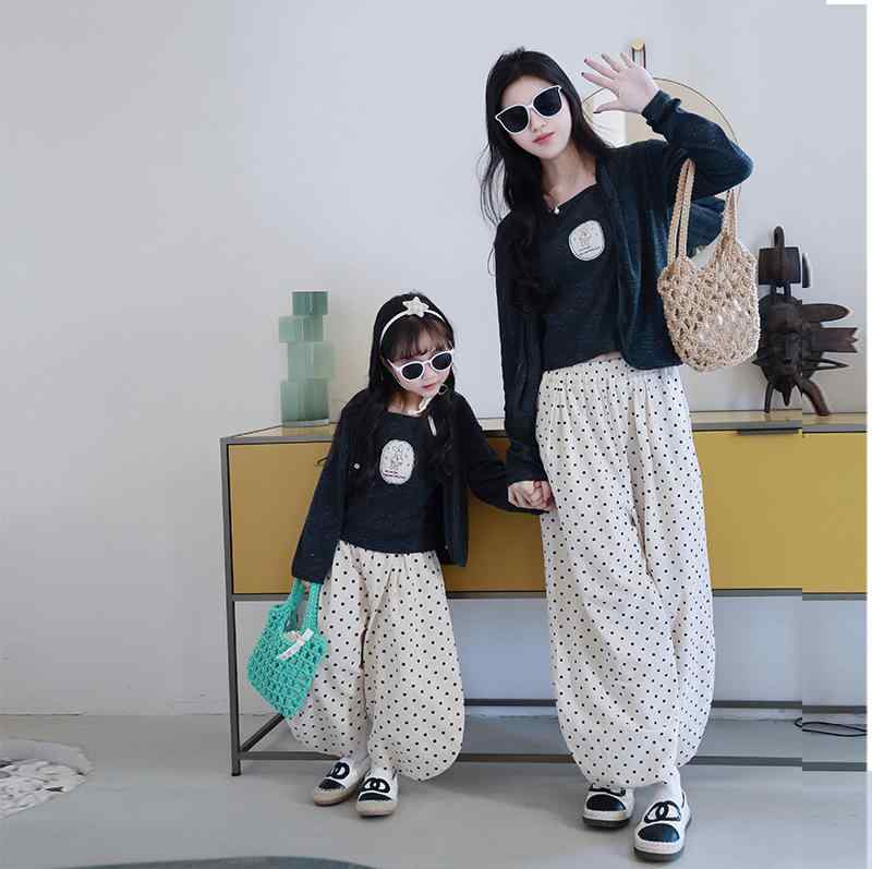 親子服 親子コーデ 母娘服 キッズ 韓国風 おしゃれ かわいい うさぎ ラビット 刺繍 アップリケ キャミソール カーディガン 2点セット アンサンブル コットン 綿 ニット 柔らか加工 カジュアル 春秋 お出かけ着