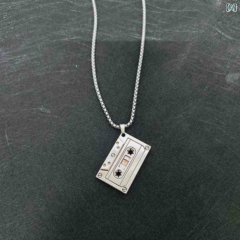 ・カテゴリ: ネックレス・スタイル: ファッション通勤・素材: チタン鋼・加工方法: 電気メッキ・形状: 幾何学・チェーンスタイル: ボックスチェーン・ペンダント素材: 合金・長さ: 61cm〜70cm・重量: 約30g・対象: 男女兼用