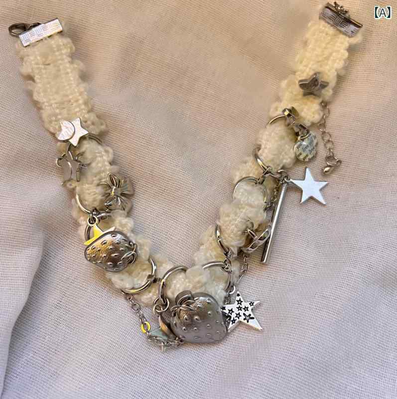 チョーカー レディース 白 ホワイト ふわふわ ファー 鎖骨チェーン ショートネックレス 高級感 個性的 上品 秋冬 セーターコーデ 甘辛ミックス カジュアル