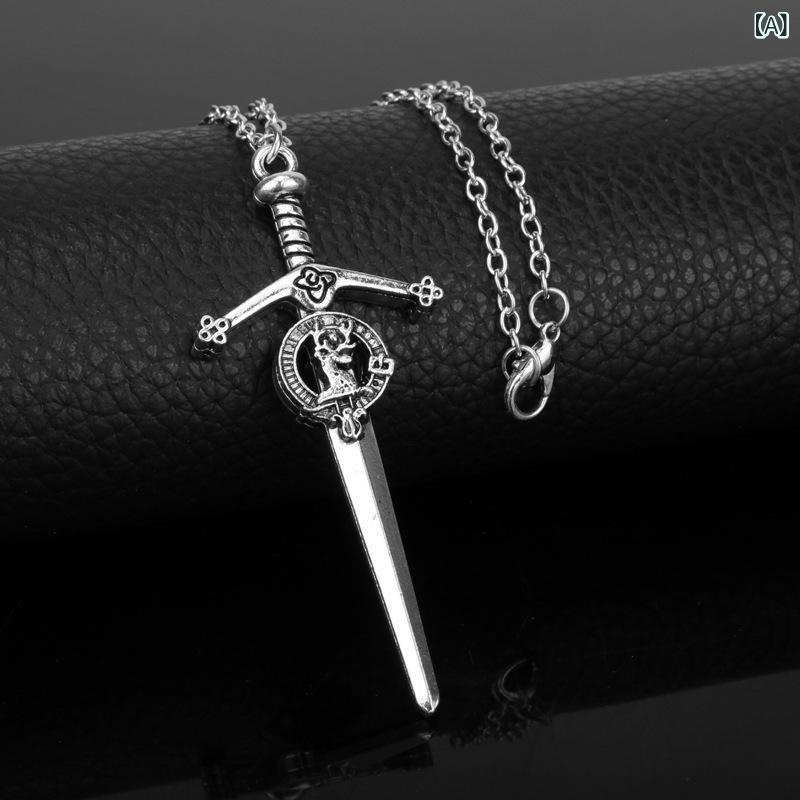ネックレス ユニセックス 欧米スタイル レトロ アンティーク調 花柄 エルク 剣 モチーフ ロング セーターチェーン おしゃれ デザイン 合金製 電気メッキ加工 幾何学模様 普段使い ファッション小物