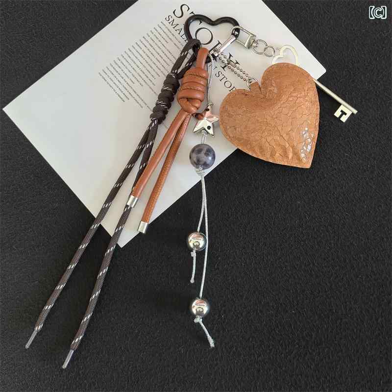 narukiのキーホルダー レディース ハート 合皮 レザー 手編み ストラップ チャーム バッグチャーム 鍵 かわいい 小物 アクセサリー｜アングル3