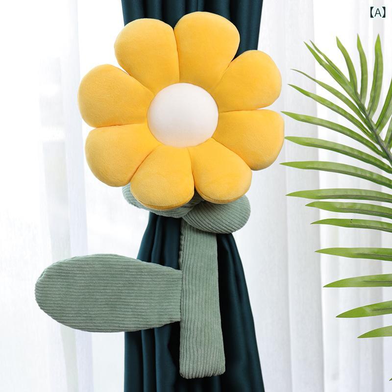 カーテンタッセル 花柄 フラワーモチーフ もこもこ ぬいぐるみ ホルダー クリップ 留め具 飾り インテリア 窓周り おしゃれ かわいい アクセント 雑貨