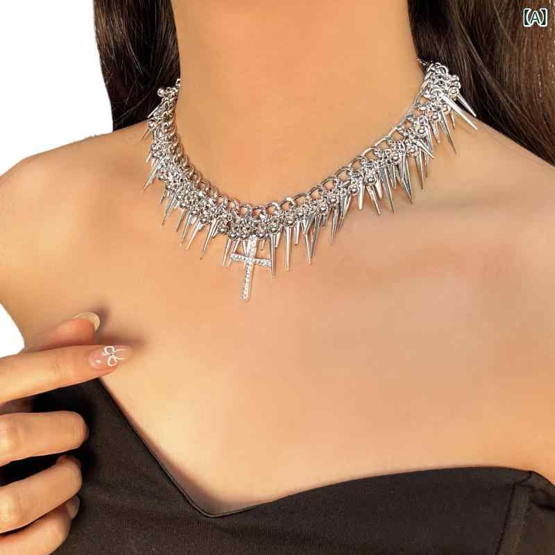 ネックレス レディース ダークパンク ハード メタル スタッズ 丸ビーズ タッセル クロスモチーフ ストリート ヒップホップ 個性的 鎖骨チェーン 合金 電気メッキ 重厚感 春夏