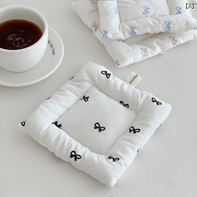 ランチョンマット コースター かわいい おしゃれ リボン 蝶結び プリント柄 キルティング 中綿入り コ..