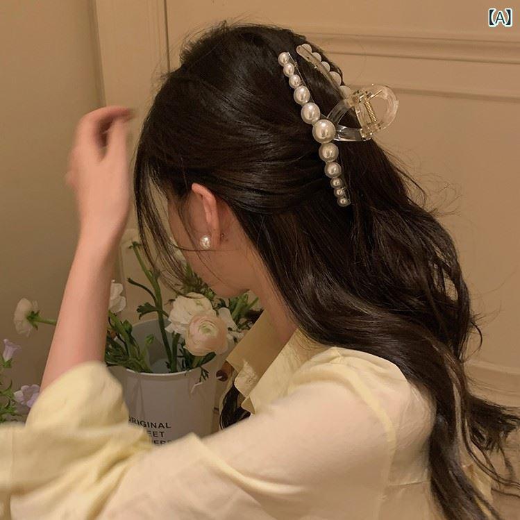 ・カテゴリ: ヘアアクセサリー・種類: シャーククリップ・対象: レディース・スタイル: インスタ風・流行要素: 球体・加工技術: 精密加工・カラー展開: ホワイト、イエロー