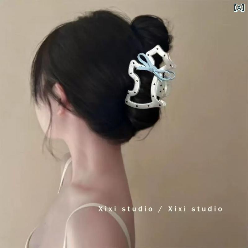 ヘアアクセサリー レディース かわいい ドット柄 小型犬モチーフ リボン ミニ バンスクリップ 樹脂製 ホワイトカラー おしゃれ トレンド インスタ風 まとめ髪 ヘアアレンジ 普段使い カジュアル フェミニン