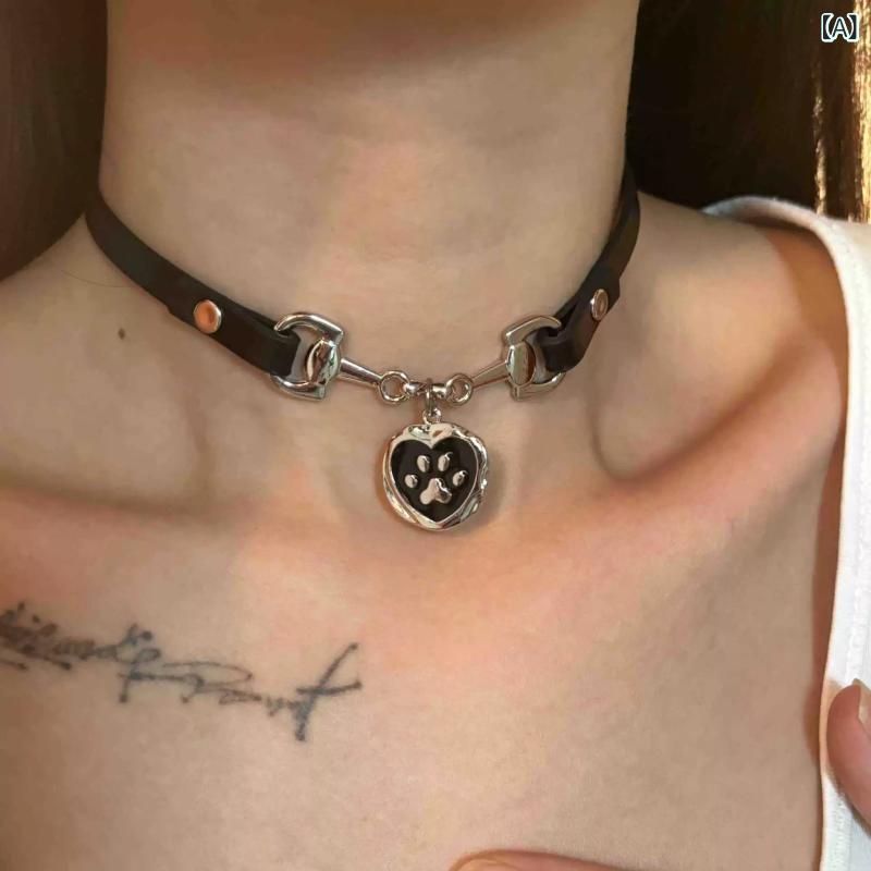 チョーカー レディース Y2K 甘辛ミックス ギャル系 ハート 猫の肉球 ペンダント レザー ブラック 合金製 電気メッキ加工 個性的 シンプル ネックレス