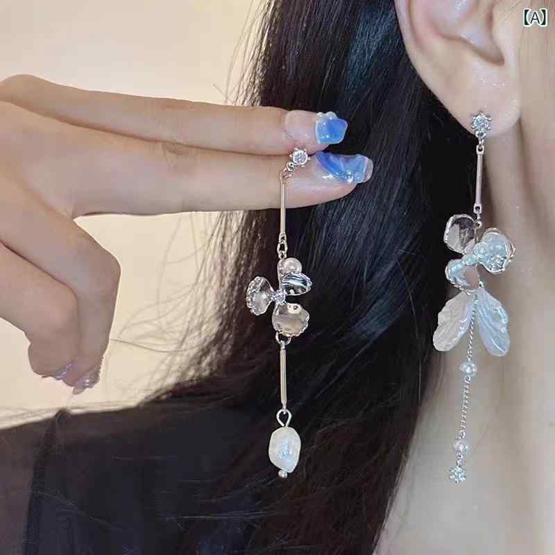 耳飾り レディース 花 パール パール フリンジ タッセル 揺れる アシンメトリー ピアス 高級感 高見え 上品 エレガント 個性的 繊細 合金製 電気メッキ加工 リーフ花びらモチーフ フェミニン 大人可愛い 普段使い お出かけ 結婚式 フォーマル