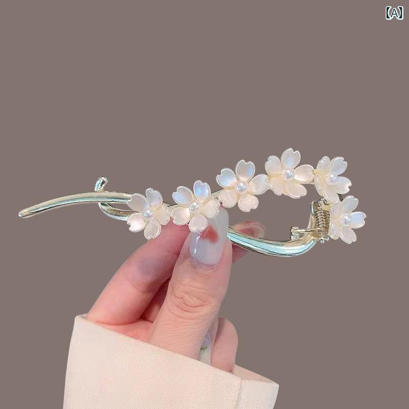 ・カテゴリ: ヘアアクセサリー・スタイル: 通勤ファッション・対象: 女性用・素材: 金属・: 花柄・加工: パール装飾・種類: スプリングクリップ・適応シーン: 日常使い