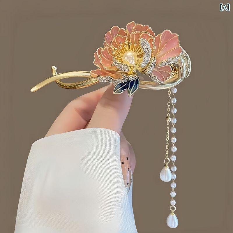 ・主な素材: 合金・: 牡丹の花モチーフクリップ・加工方法: ドリップオイル加工・ヘアクリップ種類: ツイストクリップ・カラー展開: ピンク、ブルー・人気要素: 牡丹・スタイル: 古風・スタイル分類: レトロモダン・カテゴリ: ヘッドドレス・対象: レディース・人気要素分類: 植物花卉
