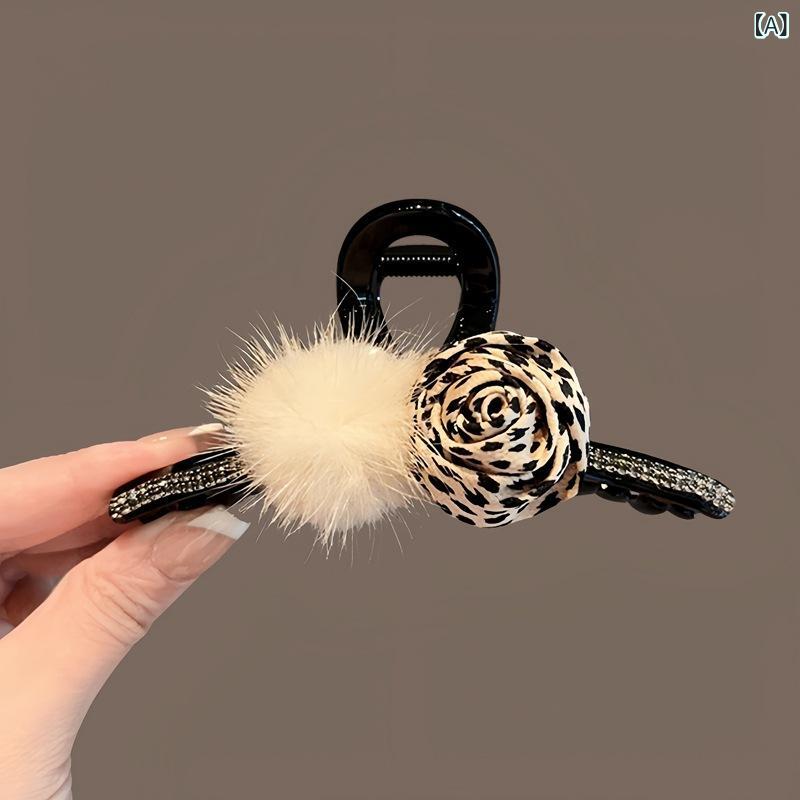 ヘアクリップ レディース バンスクリップ 高級感 エレガント ヒョウ柄 ローズ 毛糸玉飾り 個性的 まと..