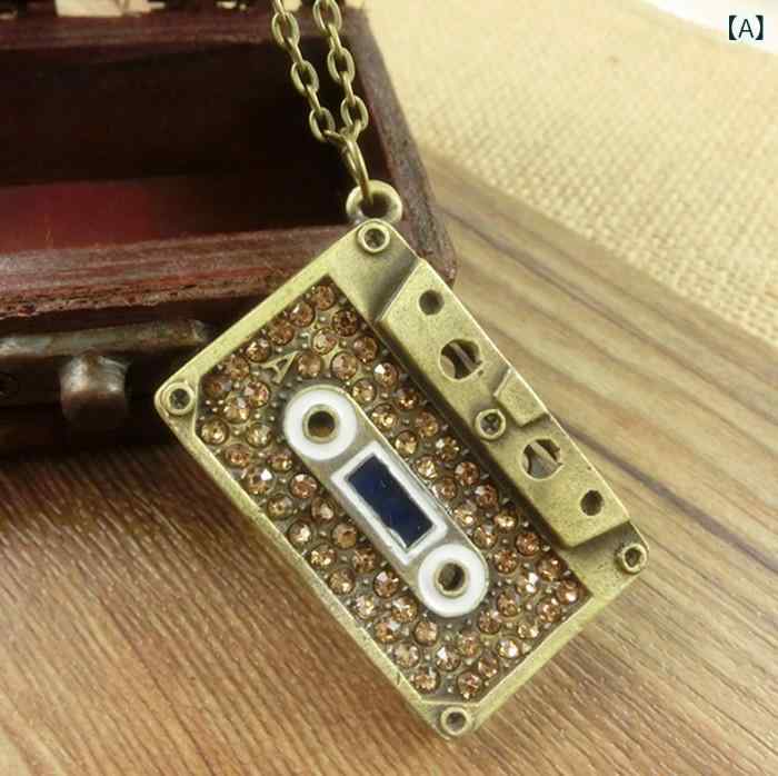 ネックレス レディース 合金 レトロ カセットテープモチーフ ロングペンダント 欧米風 カジュアルスタ..