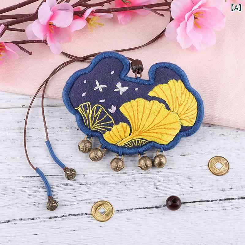 ・スタイル: 現代ミニマル・柄: 花、草、葉・刺繍タイプ: 蘇州刺繍・カラー展開: 金蝶迎杏、墨池醉蓮、飛燕紅妝・設置スペース: リビング