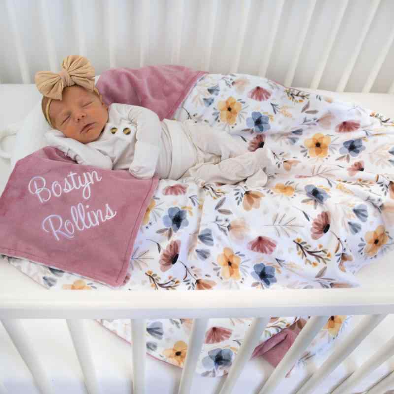 ブランケット ベビー オーダーメイド カスタマイズ 英語刺繍 プリント 毛布 ひざ掛け 掛け毛布 寝具 プレゼント ギフト ポリエステル繊維 フランネル調 ふわふわ 柔らかい 厚手 オールシーズン モダン シンプル(x2)