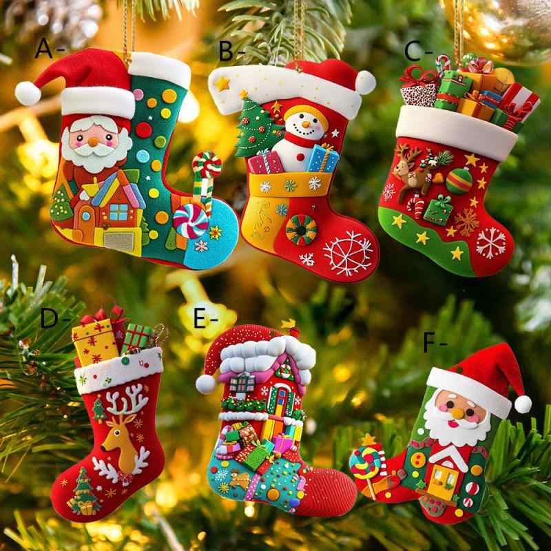 キーホルダー オーナメント クリスマス 聖夜 プレゼント サンタクロース 赤い クリスマスソックス 靴下 アクリル製 飾り デコレーション ペンダント 車内装飾 バックミラー ルームミラー ストラップ カントリー風