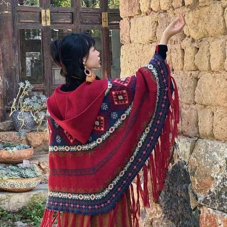 ポンチョ レディース 秋冬 クリスマス リゾート エスニック レトロ 赤 ワインレッド フリンジ フード付き ケープ ショール 保温 防寒 羽織り ニット