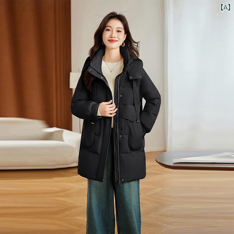 ダウンジャケット レディース 上品 おしゃれ カジュアル 冬 アウター ウエストマーク フード付き ミドル丈 白ダックダウン 高含有率 厚手 ポリエステル 軽量 保温 防寒 ゆったり ジップアップ ポケット付き 通勤 お出かけ ブラック ピンク イエロー