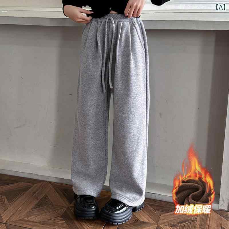 ・カテゴリ: キッズカジュアルパンツ・スタイル: カジュアル・主な素材: アセテート繊維80%・丈: フルレングス・柄: 無地・カラー展開: グレー、オートミール・サイズ展開: 120cm、130cm、140cm、150cm、160cm、1...