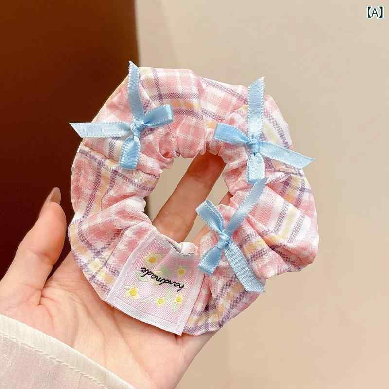 ・スタイル: キッズ、カートゥーン・処理工程: 業・形状: 幾何学型・カラー展開: ピンク格子リボン、格子トナカイ、リボン、ブルー花柄ヘアゴム、ブルーホワイトリボンシュシュ、ブルー、ピンク、ライトブルー、田園風、ホワイトレースヘアゴム、イエローボーダー、ピンクグリーン花柄、ピンクホワイトシュシュ、フラワー、イエロー、ブルー格子シュシュ、ブルーリボンヘアゴム、ブルーフラワー、ライトブルー、ホワイト、ダブルブルー、ニットヘアゴム、ブルーボーダー、ピンクホワイト、ピンクブルー、格子ヘアゴム、ブルー、ブルーチェリーヘアゴム、ピンクホワイト薔薇、コーデュロイリボンヘアゴム、チェリーホワイト、パープルベア、ブルーベア、ピンクチューリップ、ベージュレースヘアゴム、パープル・デザイン: 幾何学・対象年齢: 3～6歳、6～10歳、10歳以上・カテゴリ: ヘアアクセサリー