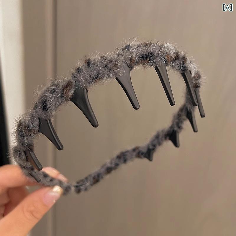 ヘアアクセサリー レディース カチューシャ ヘアバンド ヒョウ柄 ウェーブ 歯付き 滑り止め 洗顔 髪留..