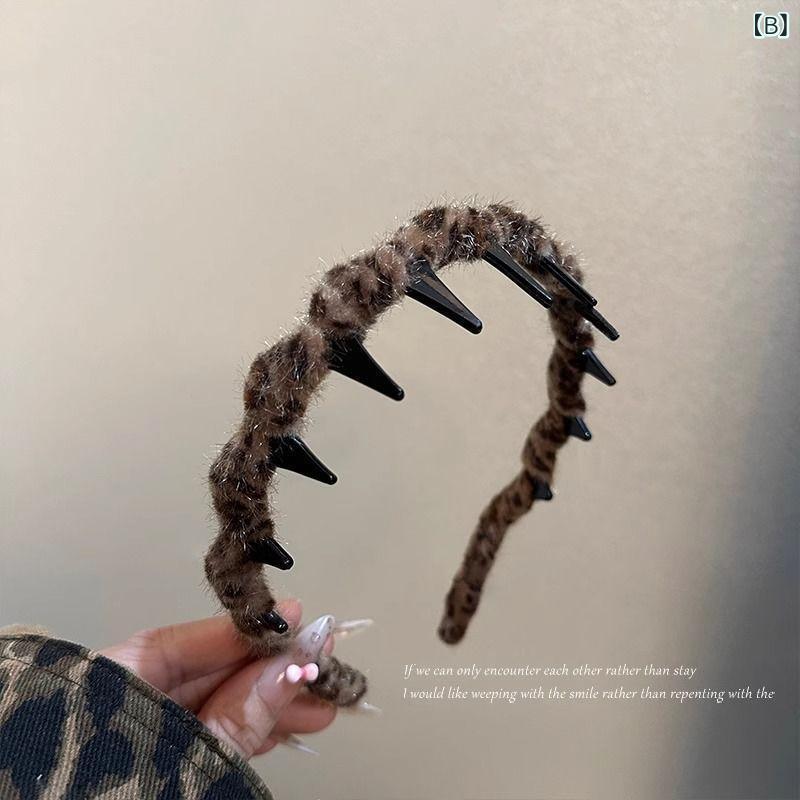 ヘアアクセサリー レディース ヒョウ柄 レオパード柄 樹脂製 カチューシャ ヘアバンド ヘッドバンド ウェーブ 波型 ギザギザ歯付き 滑り止め ズレにくい 髪の根元 ふんわり ボリュームアップ 洗顔 メイク まとめ髪 韓国風 大人可愛い 髪飾り 2