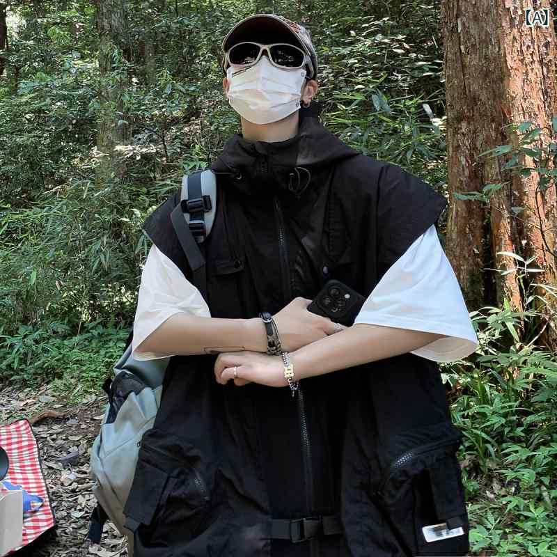 ・カテゴリ: 中綿ワークベスト・スタイル: シンプル・対象: メンズ・シルエット: ストレート・ネックライン: ノーカラー・フロント: ジップアップ・フード: フード付き・柄: 無地・主な素材: ポリエステル繊維・裏地素材: ポリエステル繊維・着用シーン: カジュアル・加工: アイロン不要・ディテール: ワッペン・ポケット: サイドポケット・裾: ストレートヘム・カラー展開: ブラック、ネイビー・サイズ展開: M、L、XL、XXL