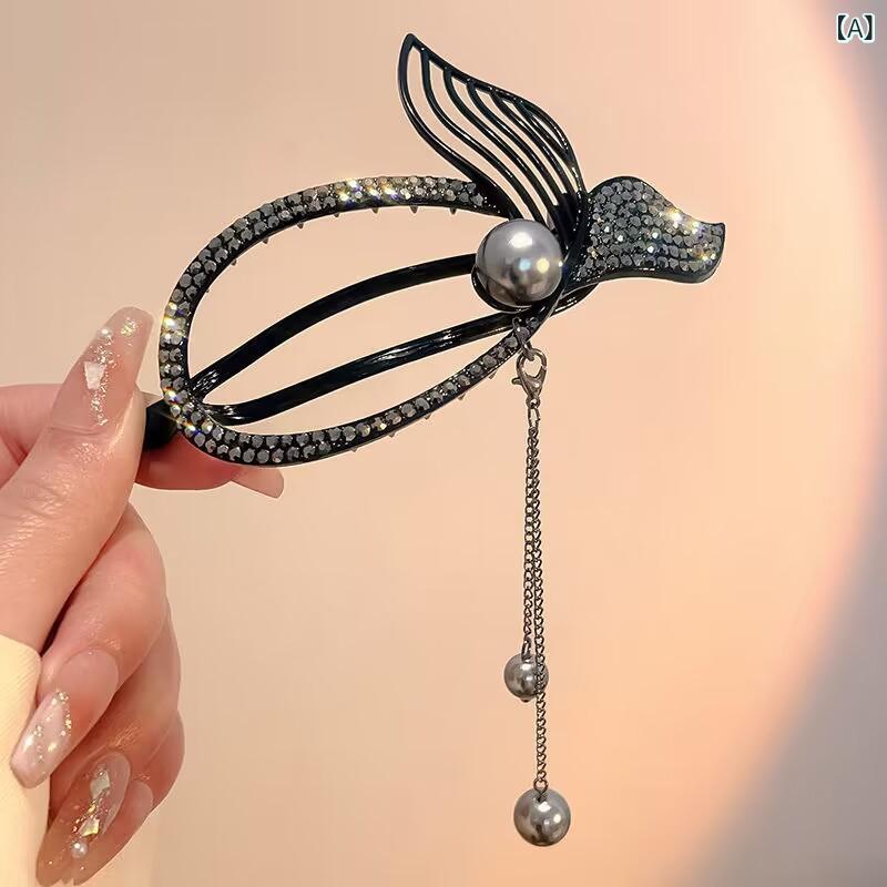 ヘアクリップ レディース ヘアアクセサリー 髪留め 魚の尾 モチーフ フリンジ メタル 金属 ゴールド ガンメタル 電気メッキ 幾何学 ラウンド 揺れる おしゃれ 上品 エレガント きれいめ まとめ髪 ハーフアップ 通勤