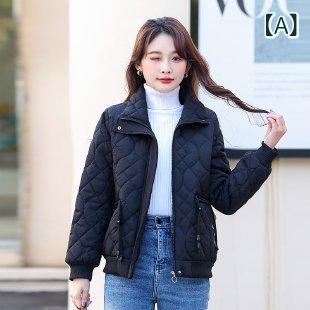 中綿ジャケット レディース 中高年 ママ向け ショート丈 ゆったり ルーズフィット 厚手 防寒 秋冬 アウター ポロ襟 パフスリーブ 再生繊維 シェニール 低身長向け 普段使い お出かけ 黒 赤 黄色 ベージュ