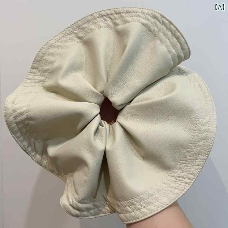 ・カテゴリ: ヘアゴム・素材: レザー・加工技術: ハンドメイド・カラー展開: ベージュ、レッド、ブラック、ブラウン・スタイル: ファッション通勤