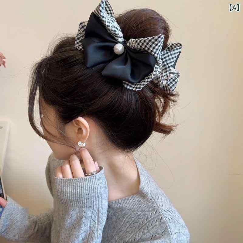 ・カテゴリ: ヘアアクセサリー・素材: 布・スタイル: サイドクリップ、フレッシュ・スイート・加工技術: ハンドメイド・ヘアクリップ分類: お団子ヘアメーカー・カラー展開: チェッカーボード・デザイン要素: リボン・対象: レディース