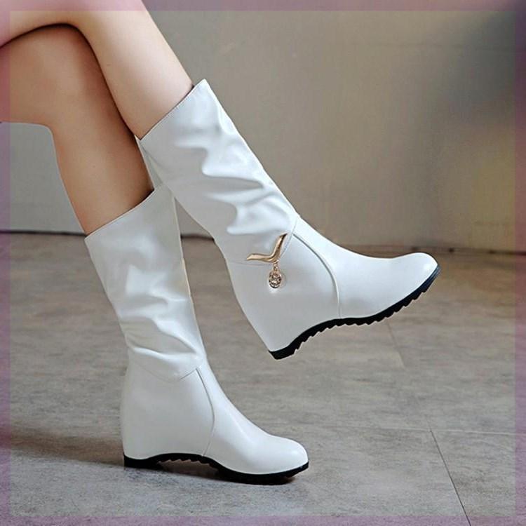 チェルシーブーツ レディース 韓国風 インヒール シークレットヒール ミドルヒール ミドル丈 ラウンドトゥ スエード調 無地 フェイクファー ボアライニング ラバーソール 白 黒 ベージュ 春夏 秋冬 かわいい カジュアル 通勤 普段使い